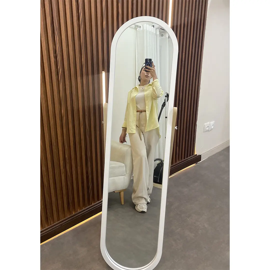 miroir sur pied design “Échelle” – Élégance, fonctionnalité & style contemporain miroir sur pied design “Échelle” – Élégance, fonctionnalité & style contemporain